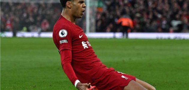 فيديو | تسديدة رائعة.. جاكبو يُسجل هدف ليفربول الأول أمام مانشستر يونايتد