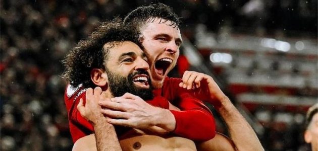 روبرتسون يوضح كيف احتفل لاعبو ليفربول بإنجاز محمد صلاح أمام مانشستر يونايتد