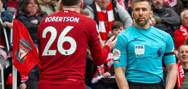 أول تعليق من الحكم المساعد على واقعة اعتدائه ضد روبرتسون في مباراة ليفربول وآرسنال